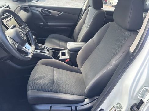 Used 2019 Nissan Rogue Sport S image 12