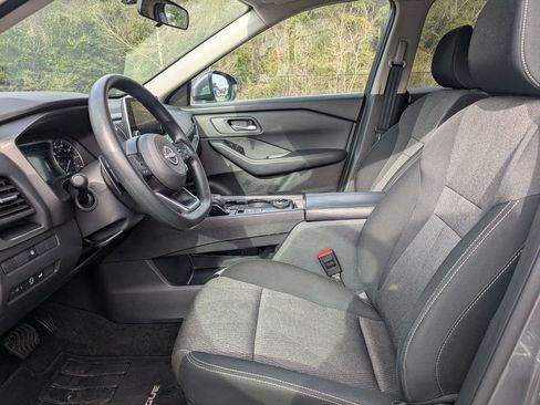 Used 2024 Nissan Rogue SV image 14