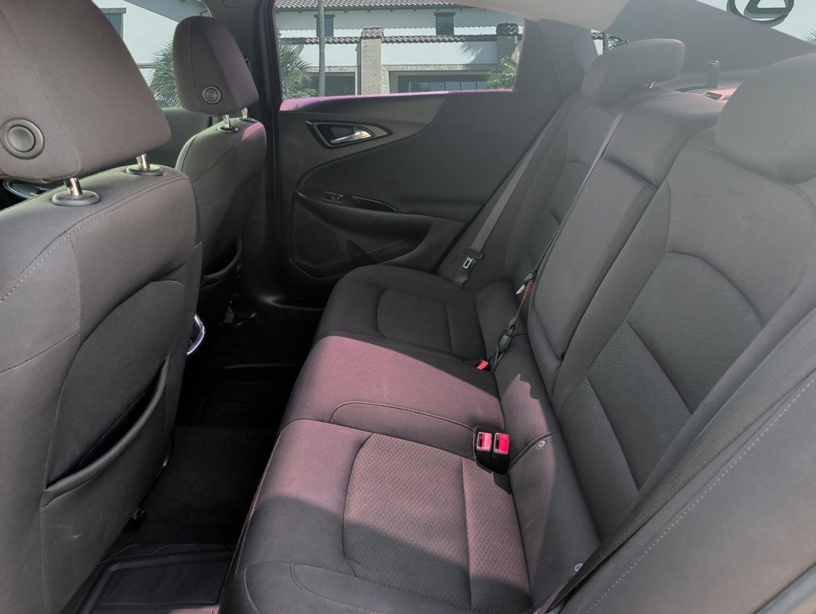 Used 2017 Chevrolet Malibu LT FWD image 24