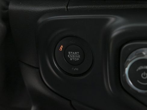 Used 2020 Jeep Wrangler Sport S image 27