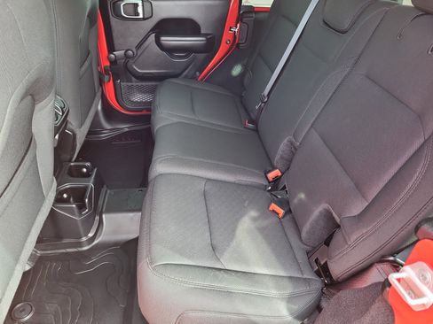Used 2021 Jeep Wrangler Unlimited Sport image 23