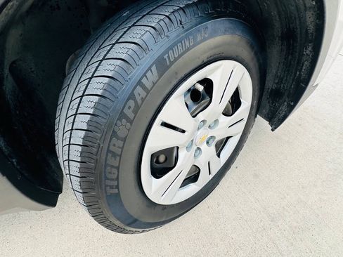 Used 2019 Chevrolet Trax LS w/ Tint and Cruise Package FWD image 26