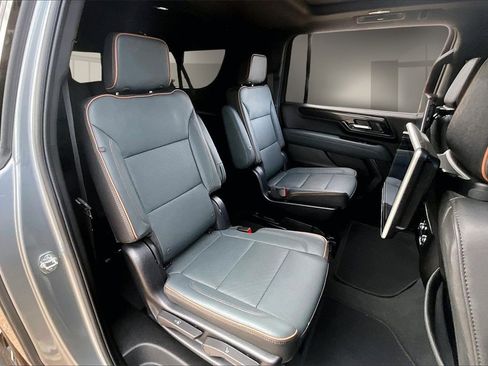 Used 2025 GMC Yukon XL AT4 w/ AT4 Premium Package image 27