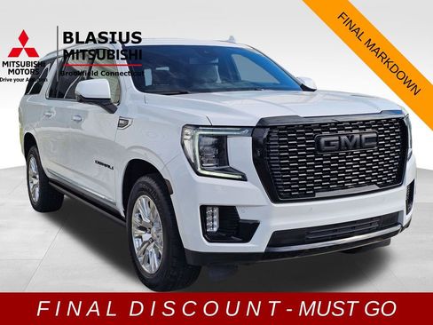 Used 2023 GMC Yukon XL Denali image 1