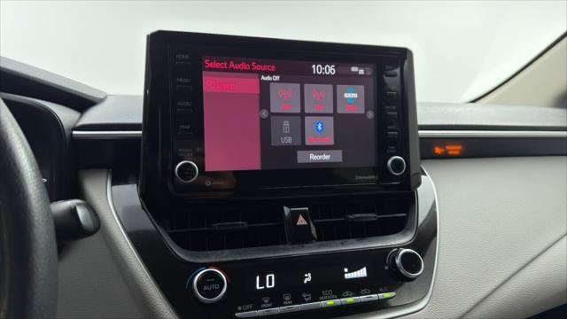 Used 2022 Toyota Corolla LE FWD image 30