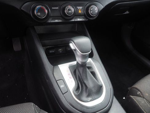 Used 2024 Kia Forte LXS image 11