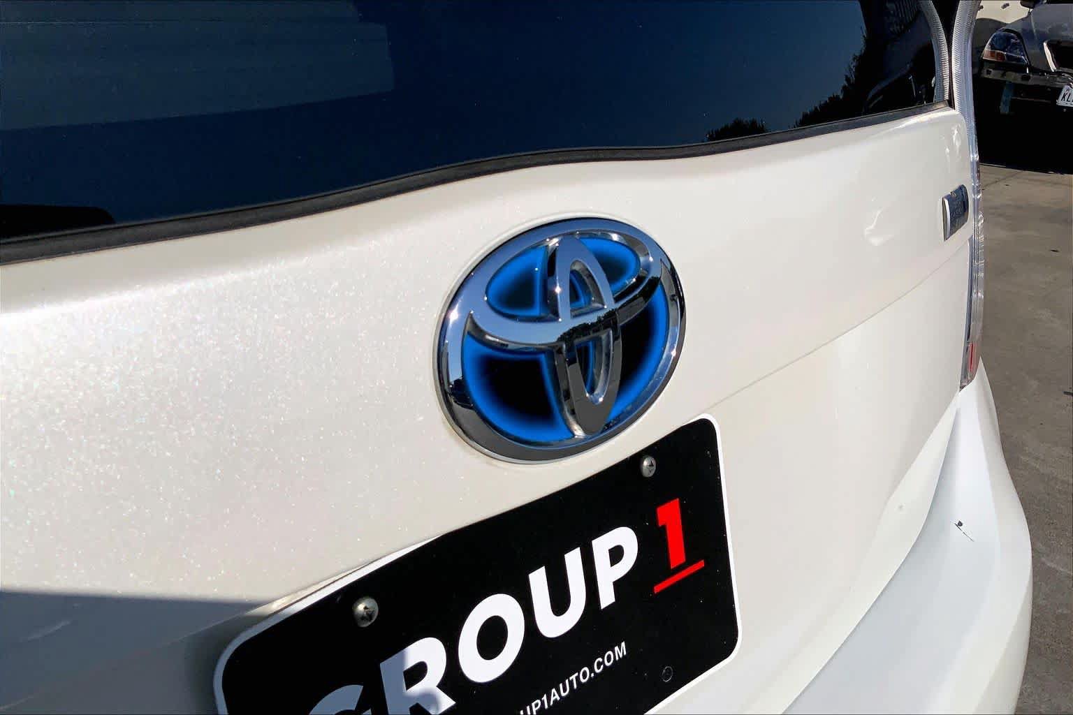 Used 2014 Toyota Prius Four w/ Solar Roof Package FWD image 9