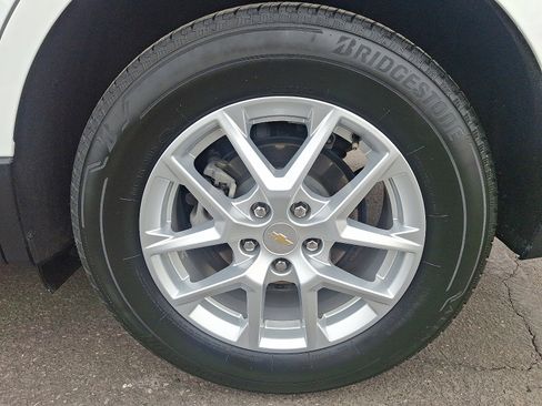 Used 2024 Chevrolet Equinox LT image 9