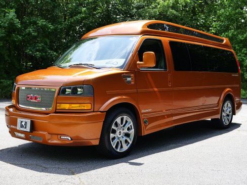 Used 2025 GMC Savana 2500 Extended w/ Driver Convenience Package RWD image 6