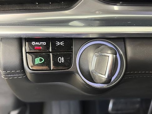 Used 2018 Porsche Panamera 4S image 23