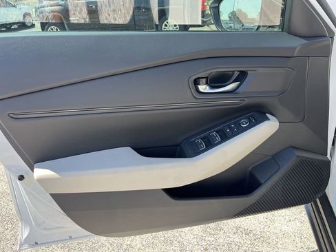 New 2025 Honda Accord SE image 9