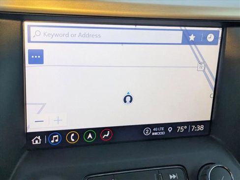 Used 2023 GMC Acadia SLT image 13