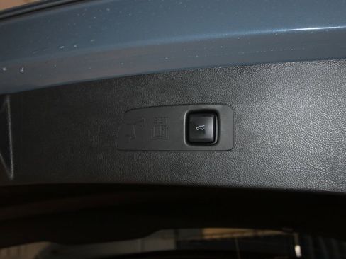 Used 2025 Lincoln Corsair FWD image 36