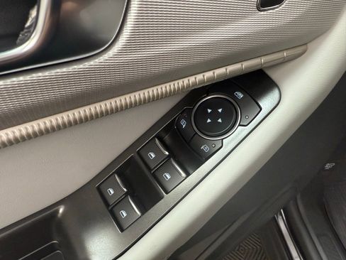 Used 2025 Ford Explorer Active w/ Active Comfort Package image 10