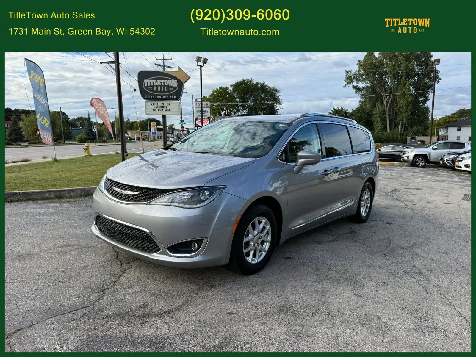 Used 2019 Chrysler Pacifica Touring-L FWD image 1