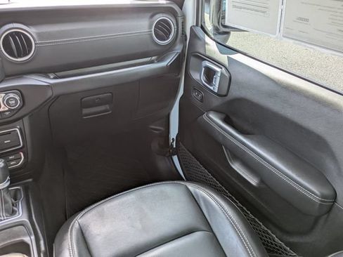 Used 2023 Jeep Wrangler Unlimited Sahara AWD/4WD image 17