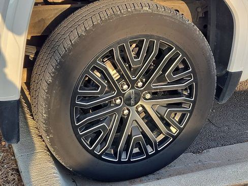 Used 2022 GMC Sierra 1500 Denali Ultimate image 5