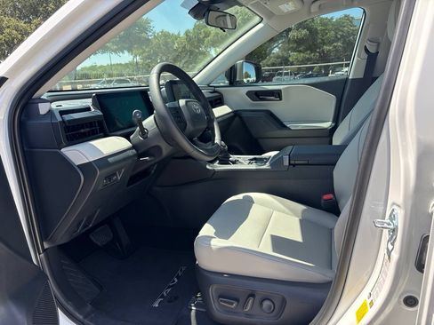 Used 2026 Toyota RAV4 XLE Premium FWD image 7