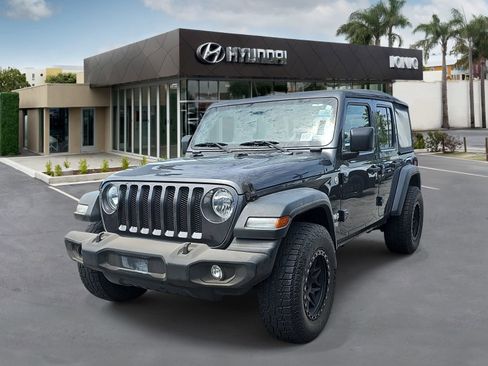Used 2018 Jeep Wrangler Unlimited Sport AWD/4WD image 7