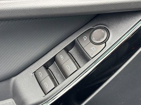 Used 2026 Chevrolet Equinox LT w/ Convenience Package II image 15