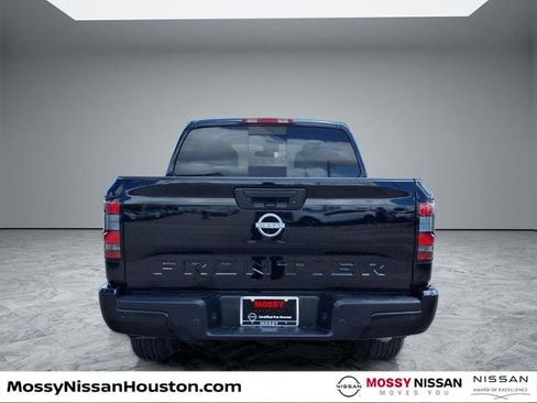 Certified 2025 Nissan Frontier SV RWD image 6