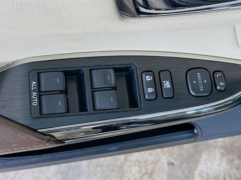 Used 2015 Toyota Avalon Limited image 15