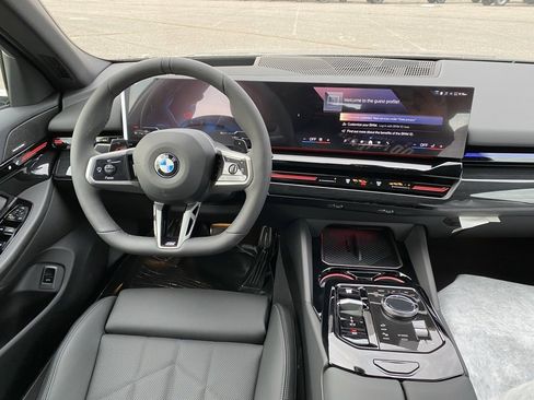 New 2026 BMW 530i xDrive w/ M Sport Package image 9