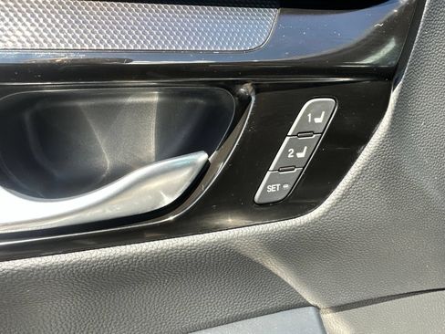 Used 2024 Honda CR-V EX-L image 16
