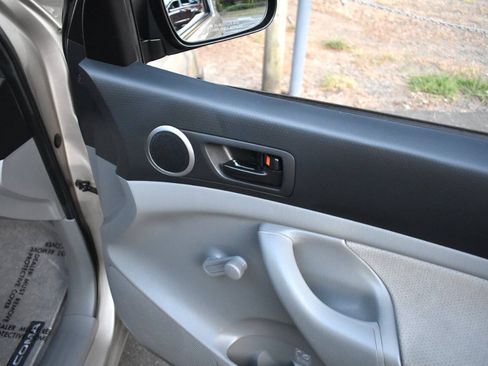 Used 2005 Toyota Tacoma 2WD Regular Cab image 41
