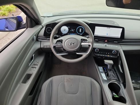 Used 2023 Hyundai Elantra SEL w/ Convenience Package image 15