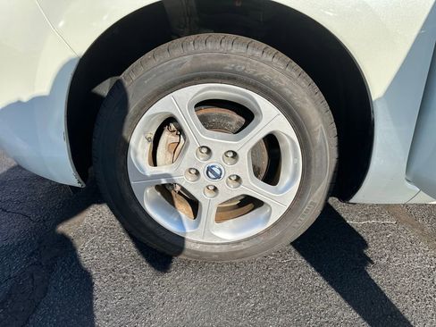 Used 2012 Nissan Leaf SV image 26