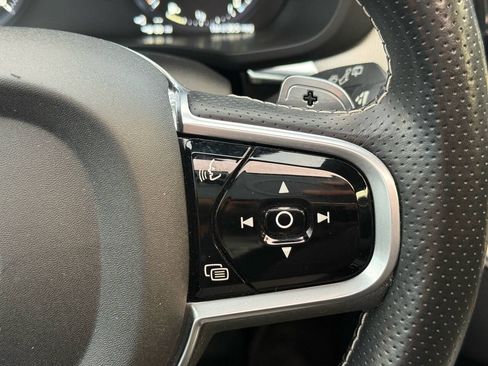 Used 2018 Volvo XC60 T8 R-Design w/ Convenience Package AWD/4WD image 42