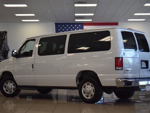 Used 2014 Ford E-350 and Econoline 350 XLT image 22
