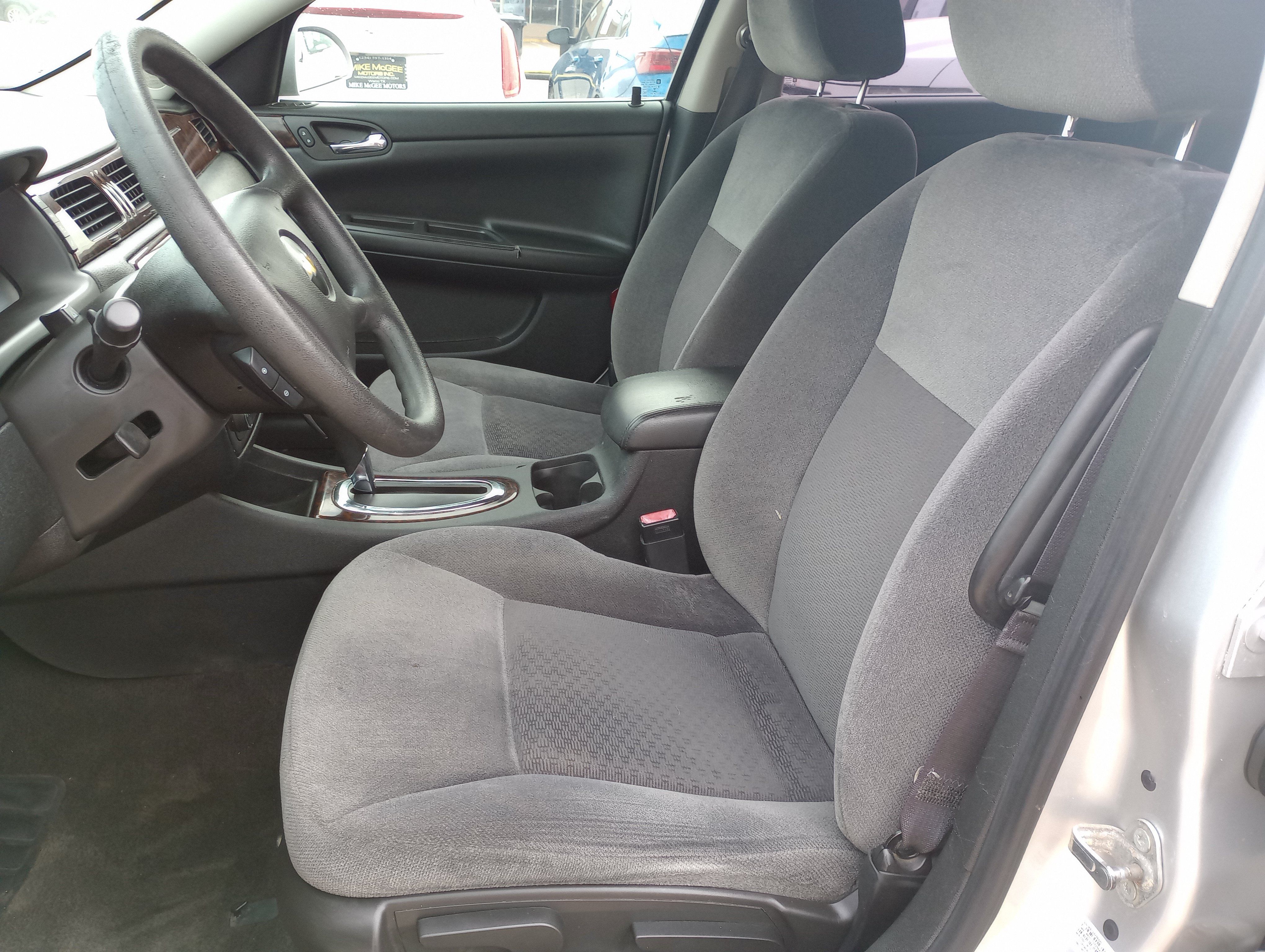 Used 2016 Chevrolet Impala LT FWD image 10