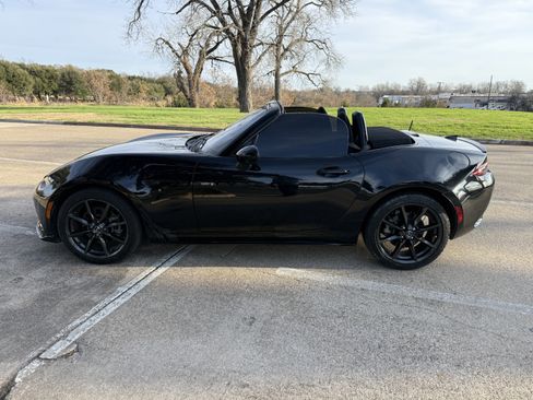 Used 2016 MAZDA MX-5 Miata Club image 8
