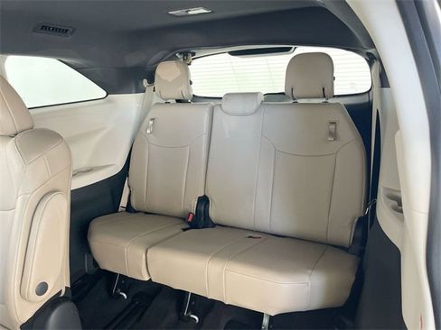 Used 2023 Toyota Sienna XLE image 44