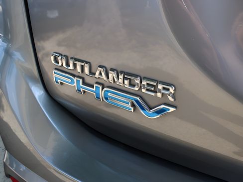 Used 2022 Mitsubishi Outlander SEL AWD/4WD image 36