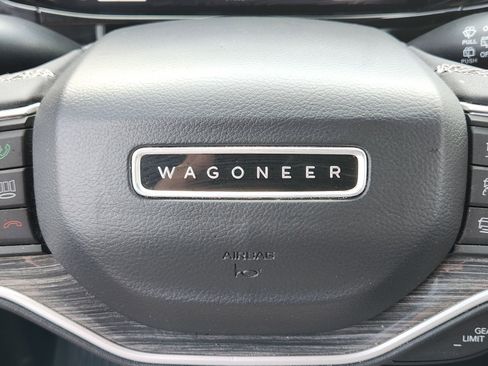 Used 2022 Jeep Wagoneer Series III AWD/4WD image 34