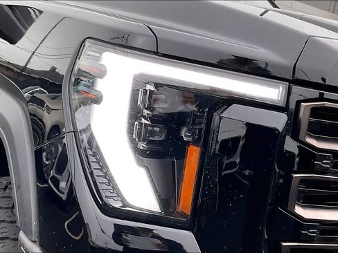 Used 2024 GMC Sierra 2500 AT4X image 30