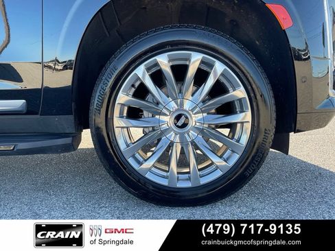 Used 2023 Cadillac Escalade Premium Luxury AWD/4WD image 31
