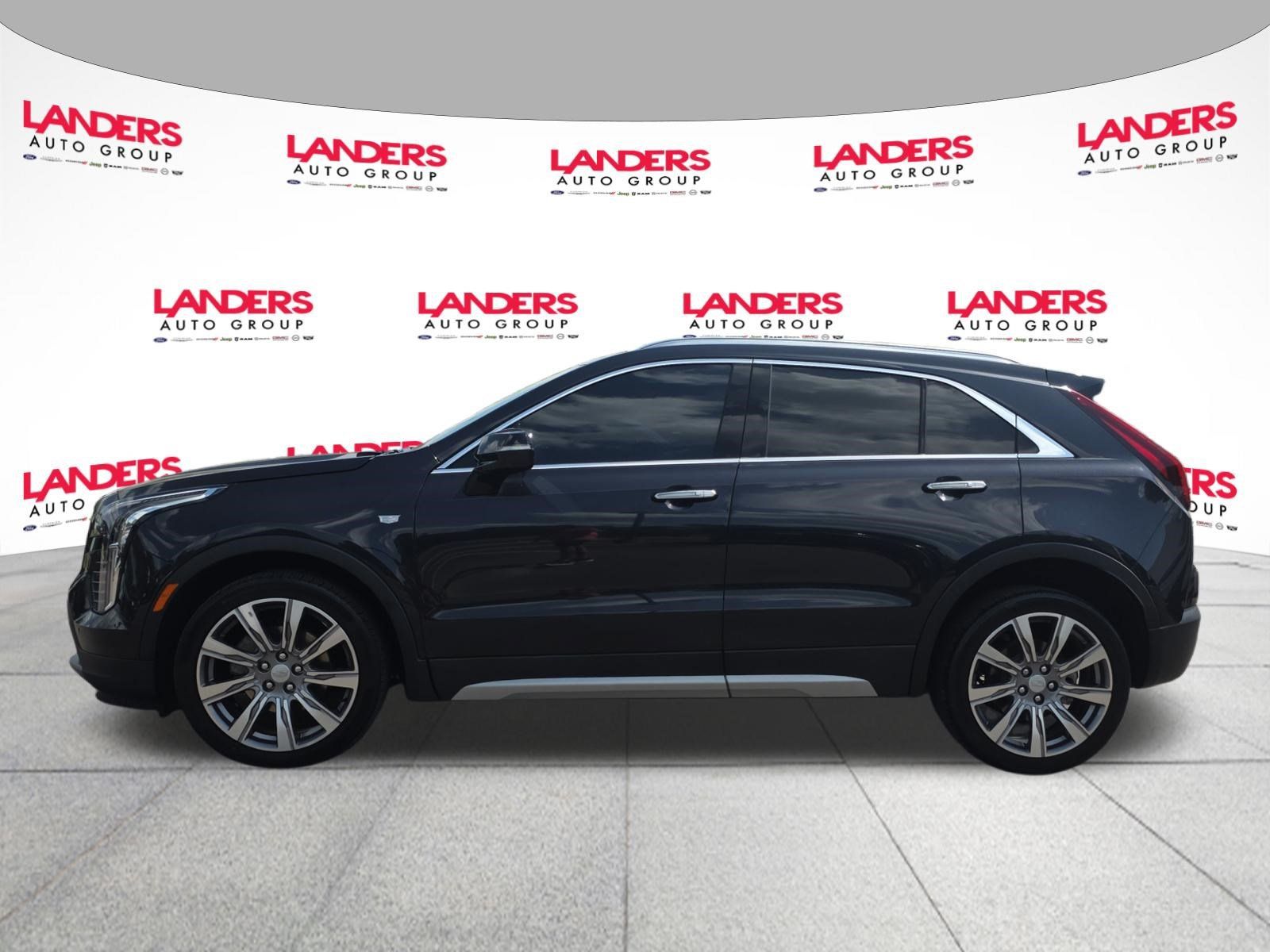 Used 2023 Cadillac XT4 Premium Luxury w/ Cold Weather Package FWD image 6