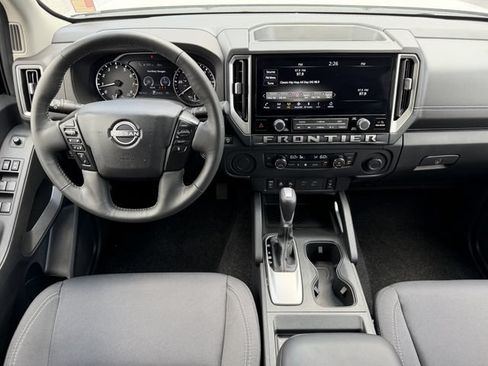 Certified 2025 Nissan Frontier SV w/ SV Convenience Package RWD image 13