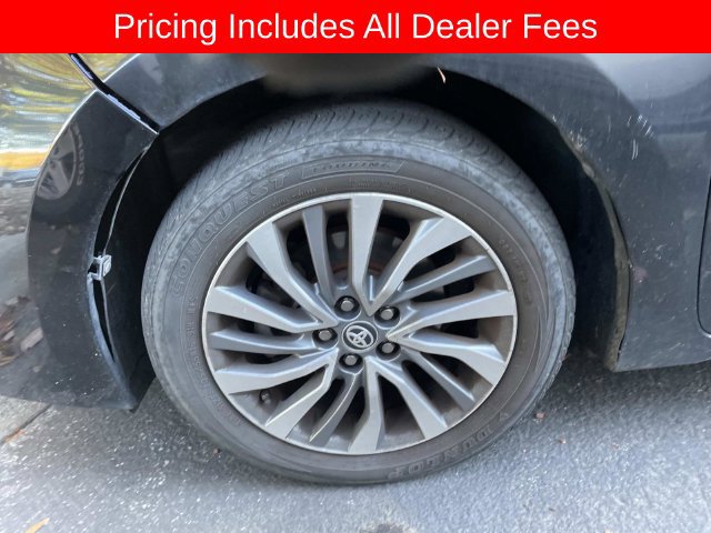 Used 2017 Toyota Corolla XLE w/ Carpet Mat Package (TMS) FWD image 2