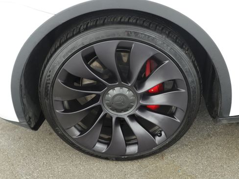 Used 2021 Tesla Model Y Performance image 17
