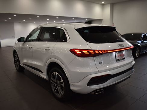Used 2025 Audi Q5 Premium w/ Convenience Package AWD/4WD image 5