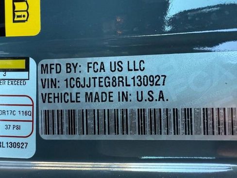 Certified 2024 Jeep Gladiator Mojave image 31