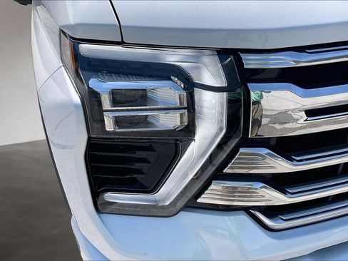 Used 2024 Chevrolet Silverado 2500 High Country w/ High Country Premium Package AWD/4WD image 31