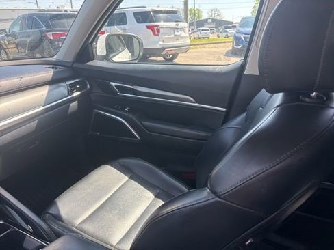 Used 2020 Kia Telluride LX AWD/4WD image 16