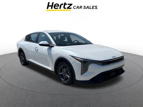 Used 2025 Kia K4 LXS image 1