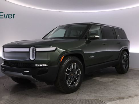 Used 2024 Rivian R1S Adventure Dual AWD/4WD image 2
